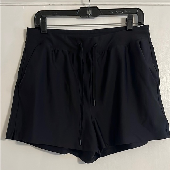 Old Navy Women's Go Dry Shorts 2.5” inseam - Picture 1 of 5